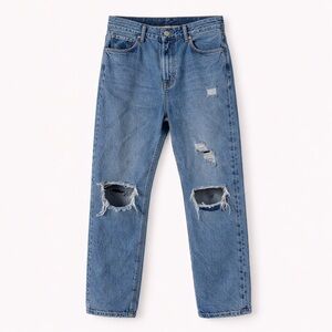 $118 Retail – Levi’s Premium 501 Distressed Straight Leg Jeans W27